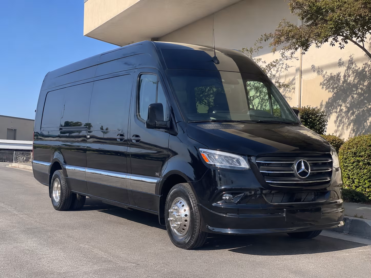 bus rental options for ventura trips