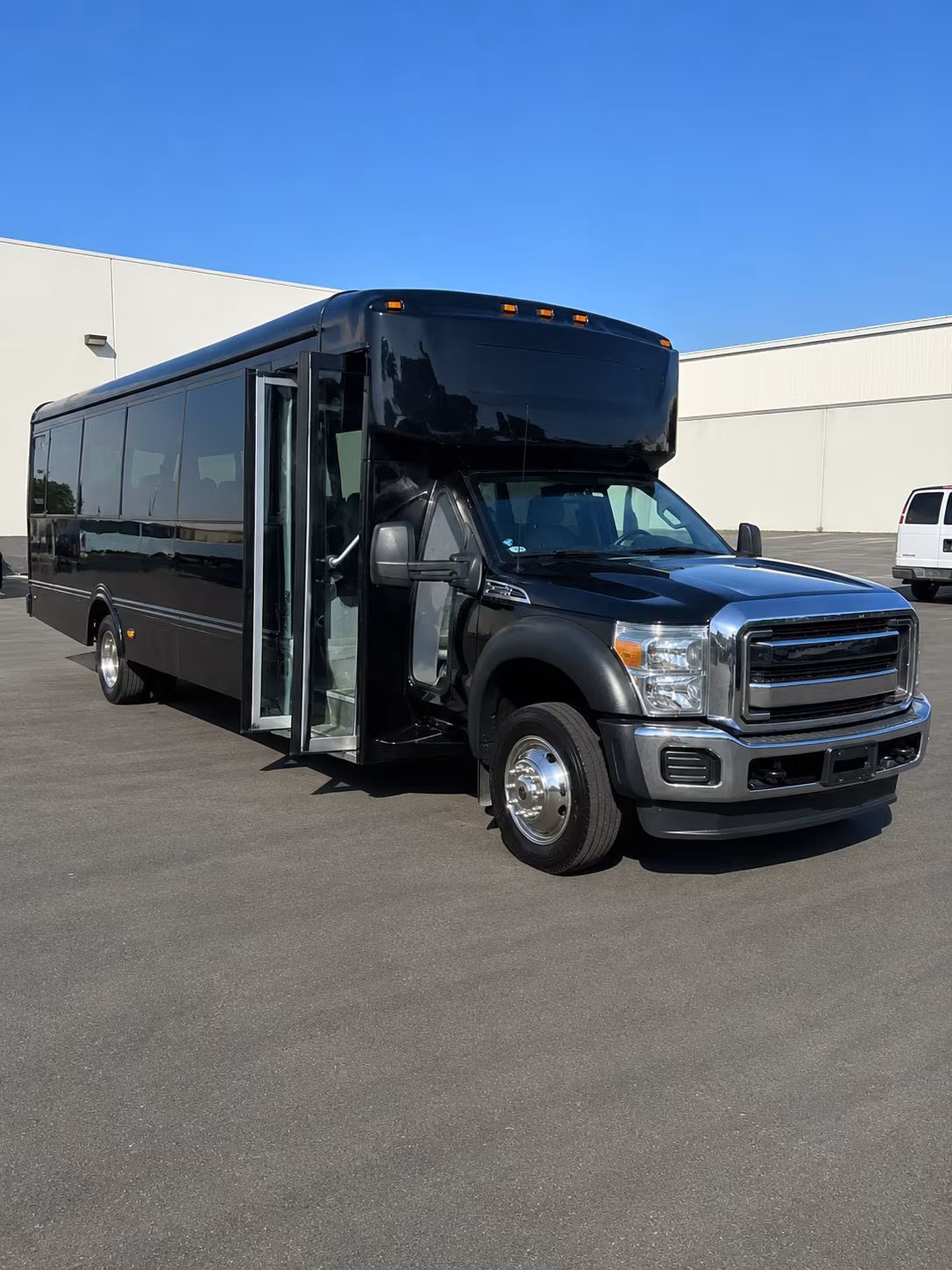 prom homecoming and school event buses in ventura