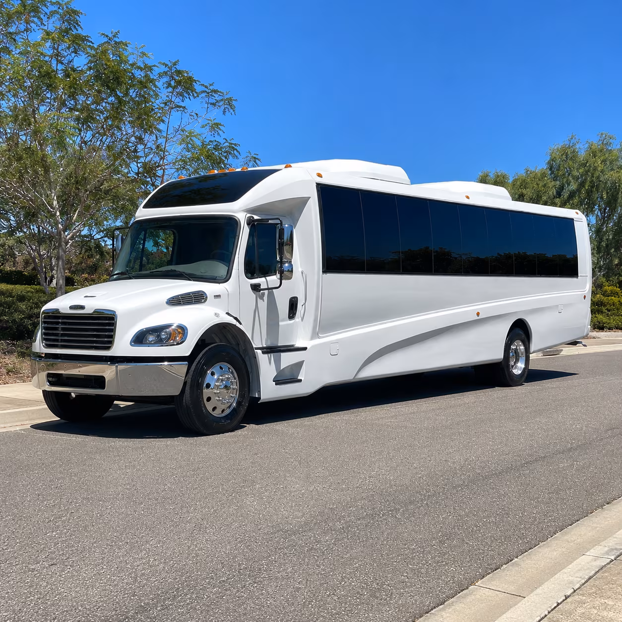 ventura 30 passenger minibus