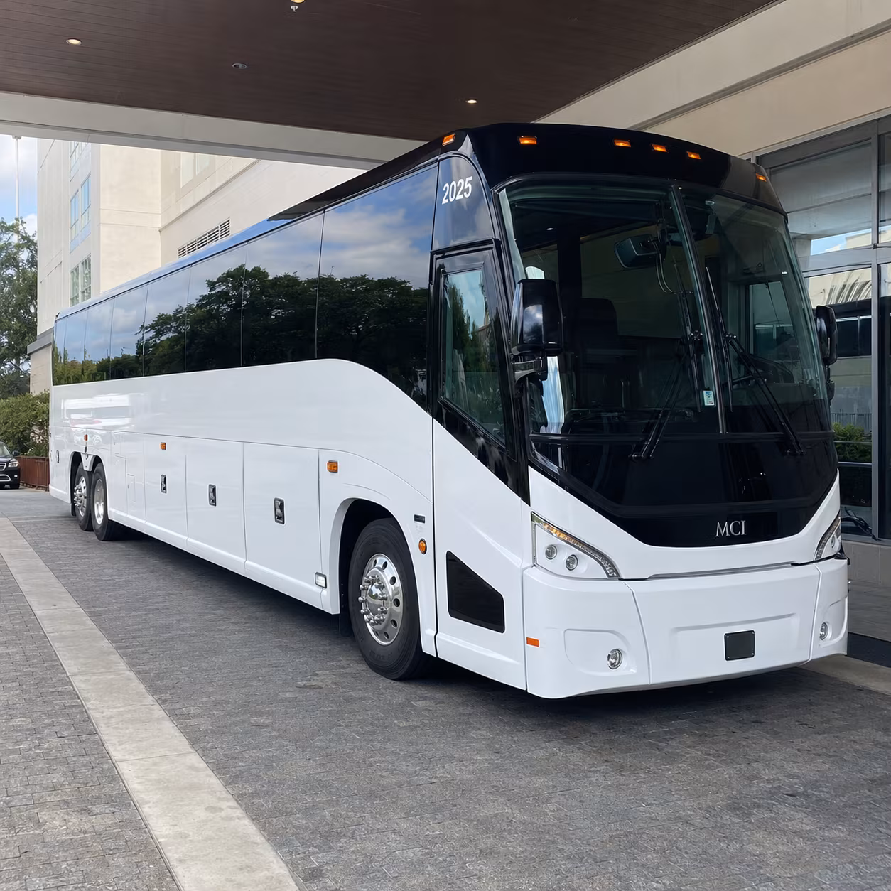 ventura 54 passenger charter bus